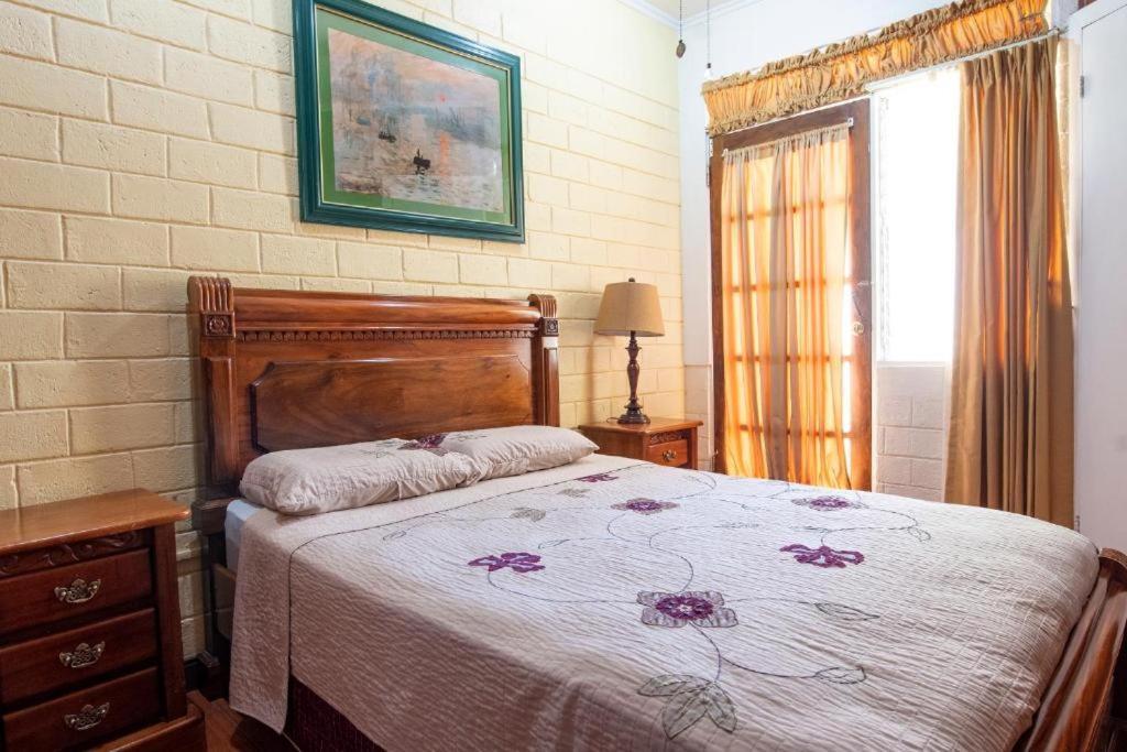 Sura Bed And Breakfast Сан-Хосе Экстерьер фото